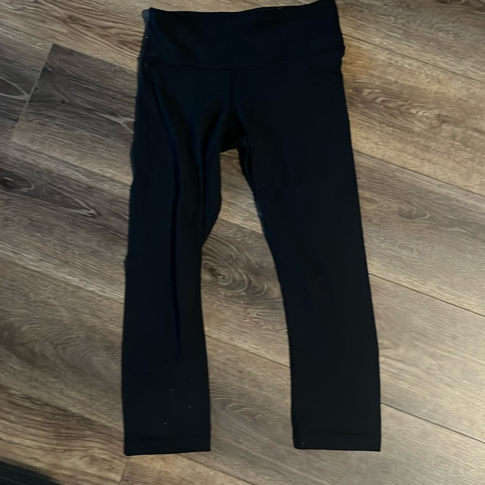 Lululemon Capri, COLOR black